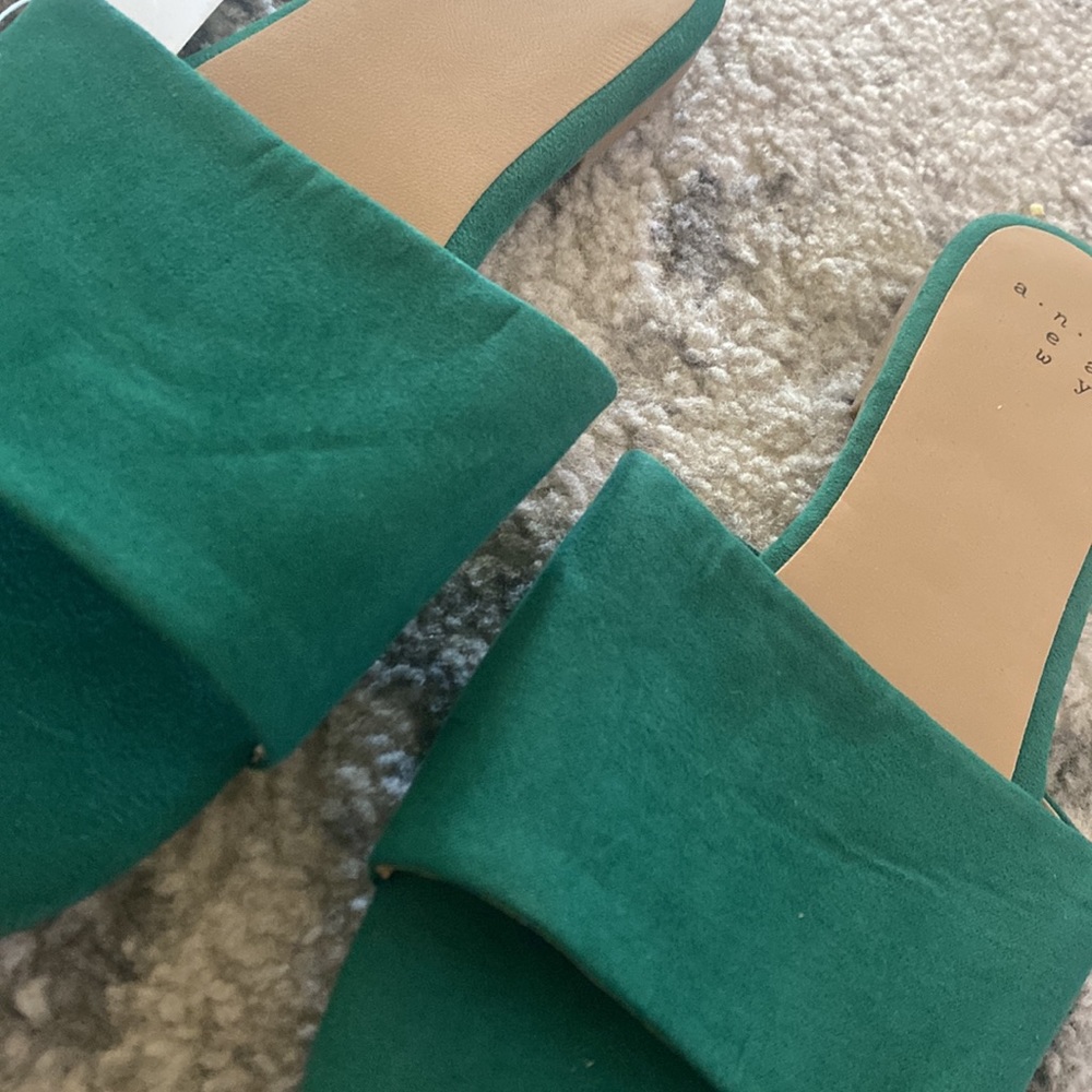 Sandals - Picture 3 of 4